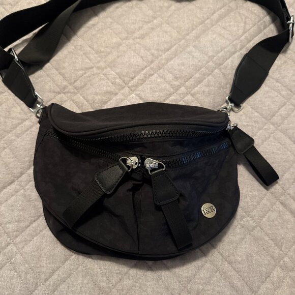 Iris Mini Best Version Crossbody Bag #8062 By Iris & Rainbow NWOT Black Panther - Picture 2 of 6